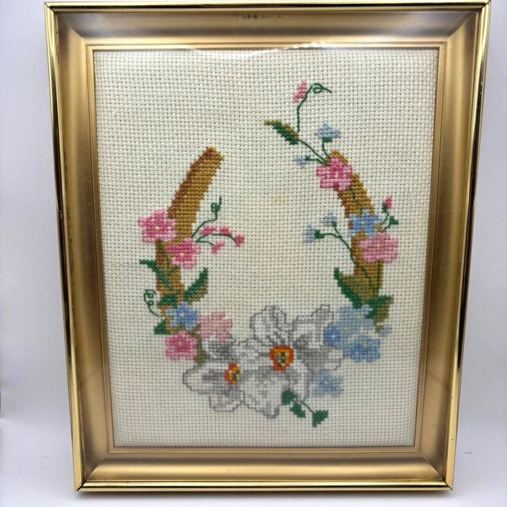 Vintage Framed Floral Horseshoe Cross Stitch Hand Embroidered Wall Art Gold Tone